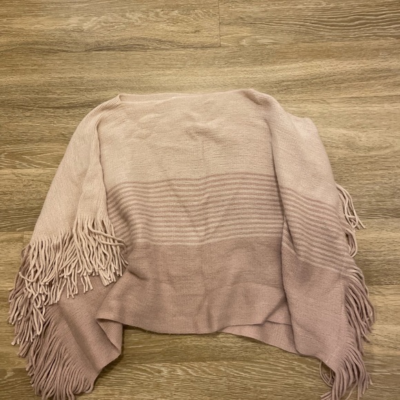 Gentle Fawn- FRINGE PULLOVER SHAWL - Picture 7 of 7